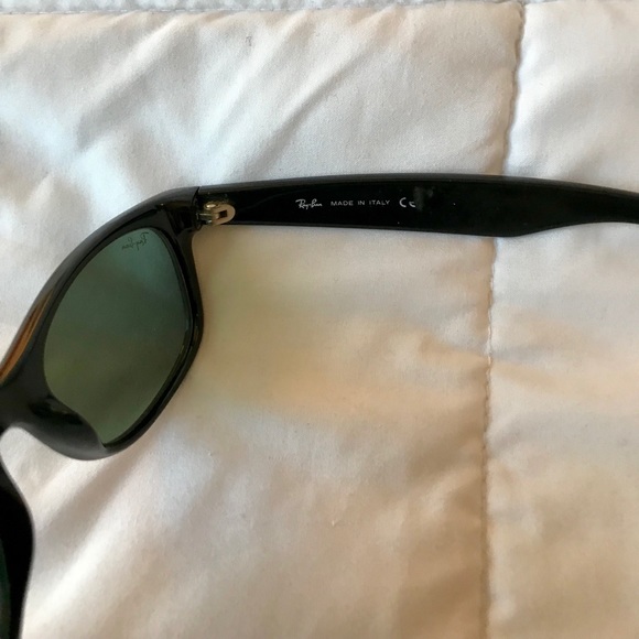 Ray Ban Wayfarer Sunglasses - Picture 4 of 8